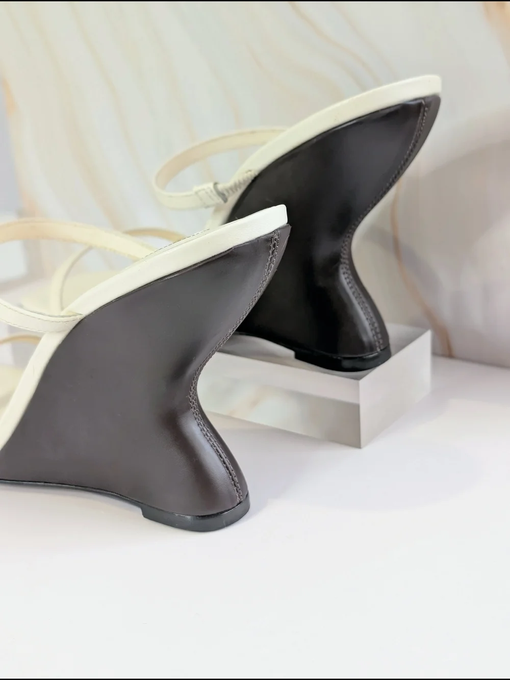 White BCBGMAXAZRIA Sculptural Wedge Sandals Size 8
